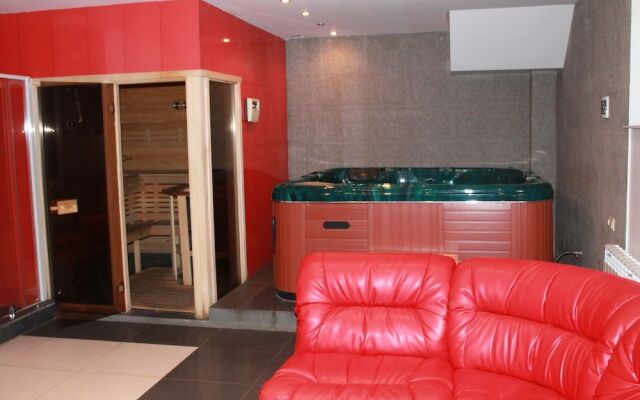 Nyvky Plaza Hotel