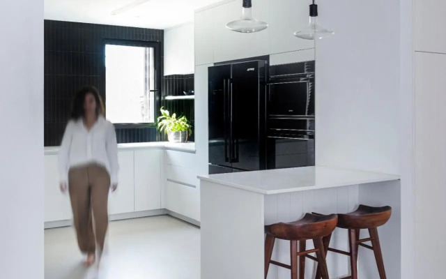 12 Shimon HaTzadik - By Beach Apartments TLV