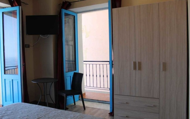 Sea Side Rooms