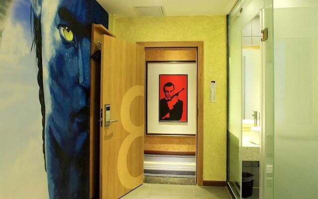 Guilin Kalai Film Theme Hotel