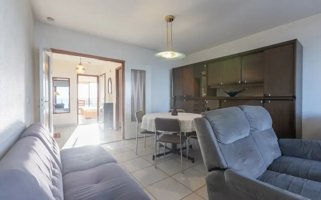 Flat With Frontal sea Views and Parking