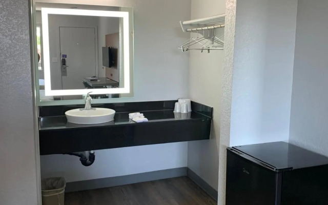 Motel 6 Santa Ana, CA