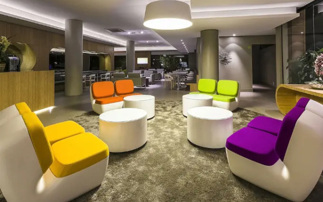 Dmax Hotel