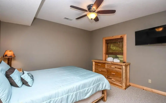 Maple Manor by Taylor Made Deep Creek