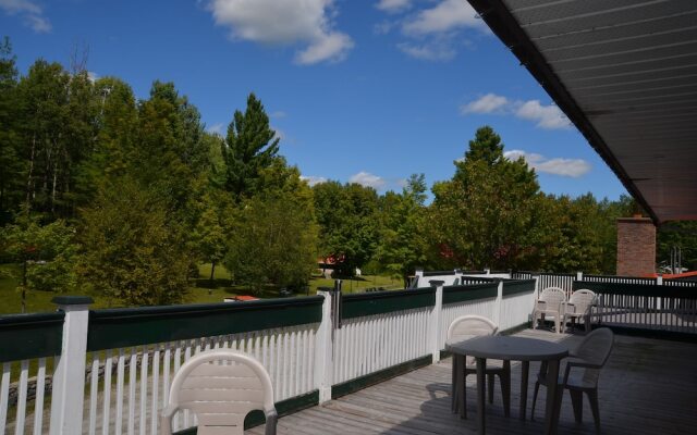 Comme Chez Soi Restaurant & Auberge