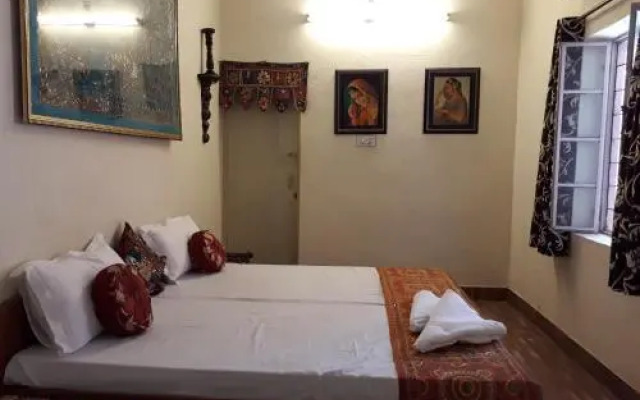 Hostel Arya Niwas