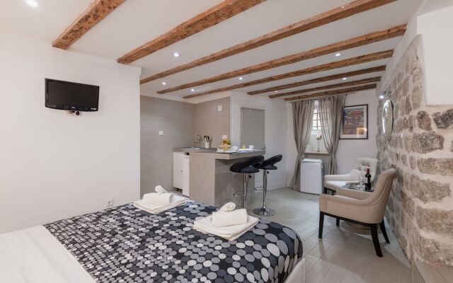 Old Town Center Studio Apartments