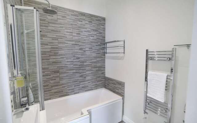 The Estuary Bar and Rooms