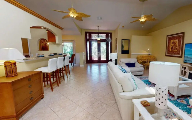 Sarasota Bay Pool Home