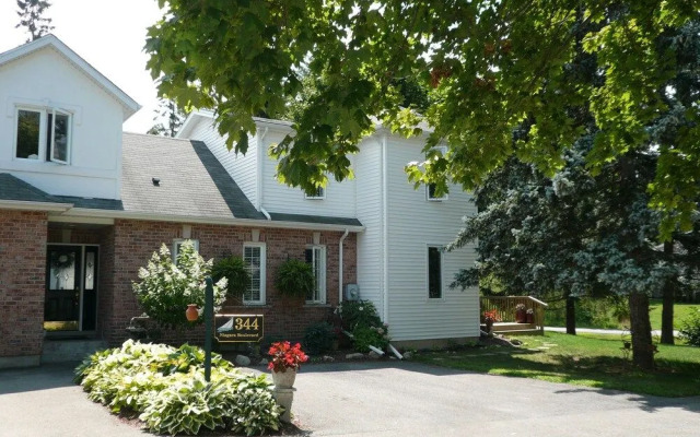 Brock Hollow Bed & Breakfast