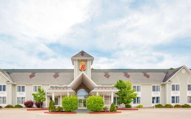 Super 8 by Wyndham Brooklyn