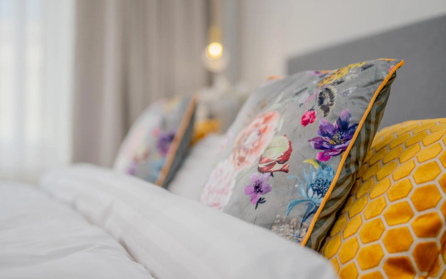 Airy Apartment in Old Town by Prague Days