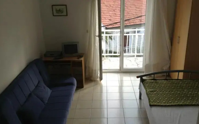 Central Studio Apartments & Dormitory Rooms