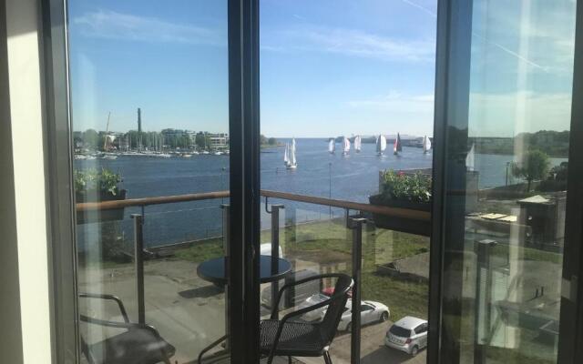 Apartment24 Yacht Club View