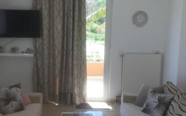 MARIA Cozy apartment 30m from the sea