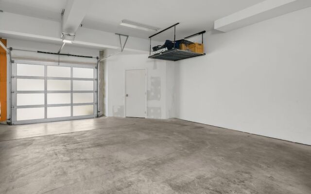 Seattle Vacation Home: The Aerodrome