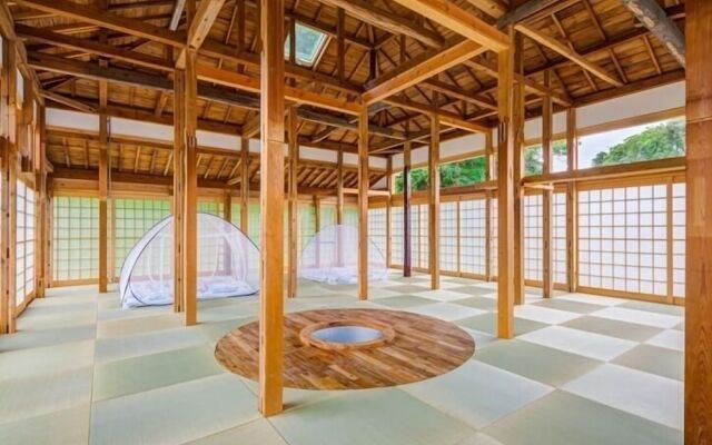 Sasayakana Yado Futtsu