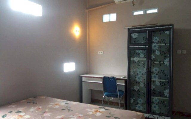OYO 93341 Ananda Homestay Syariah
