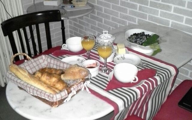 Bed  Breakfast La Campagne a Paris