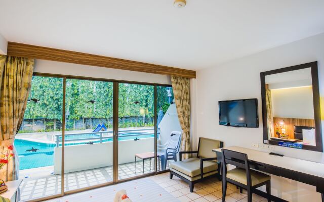 Karon Whale Resort Karon Beach (SHA Certified)
