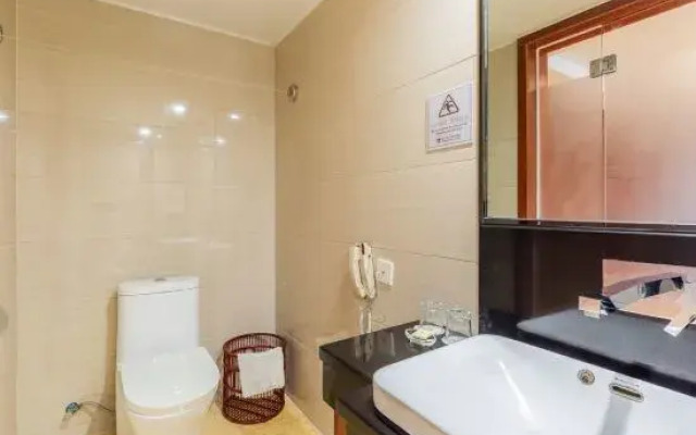 Yinglun Holiday Hotel