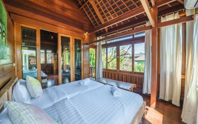 Villa Santhi