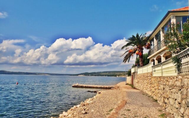 Apartments Maialena-modernly Furnished and With Nice Garden