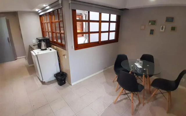 Gus Recoleta Guesthouse