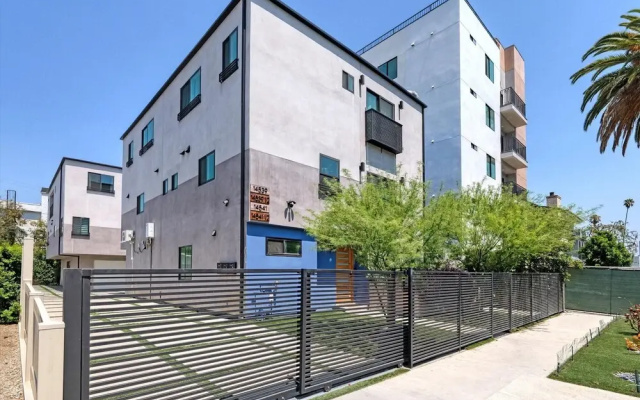 L.A Haven Georgous Townhome Garage Park