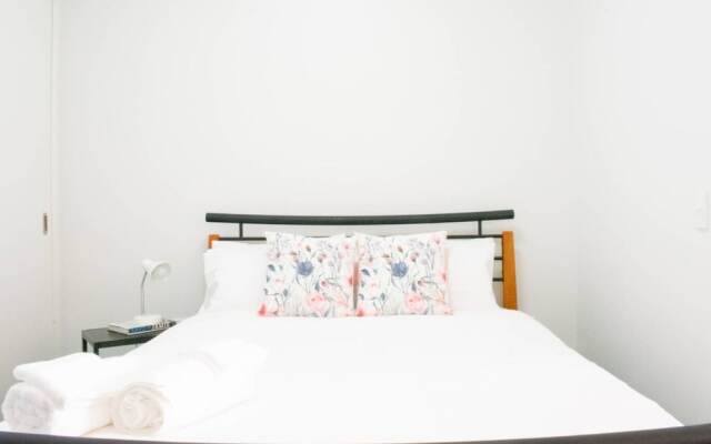 Gorgeous 2 Bedroom Apartment Close to Spark Arena