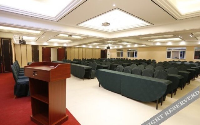 Super 8 by Wyndham Fuzhou New West Passenger Station Univ.