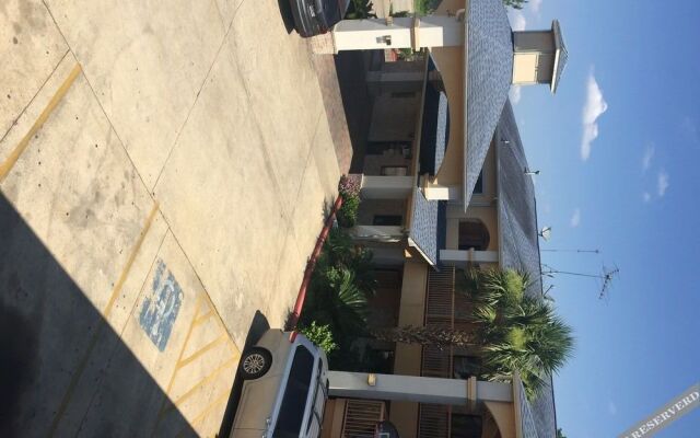 Scottish Inns & Suites Eastex Fwy.