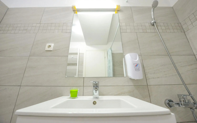Bucharest Central Apartments - Shabbat Friendly