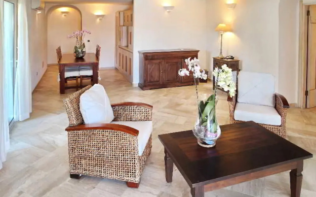 Residence Living Poltu Quatu