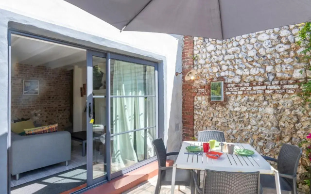 Holiday Home Entre mer et jardin - PPT401
