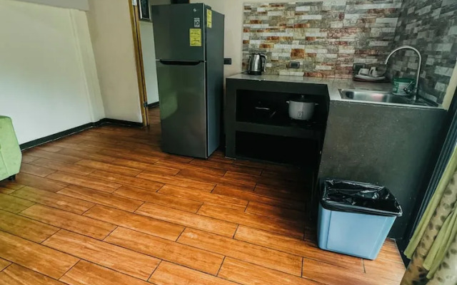 Los Angeles Hotel & Resort