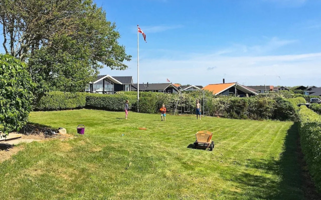 6 Person Holiday Home in Vinderup