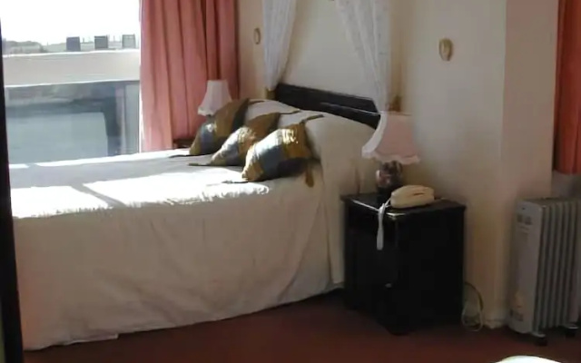 The Cliff Hotel