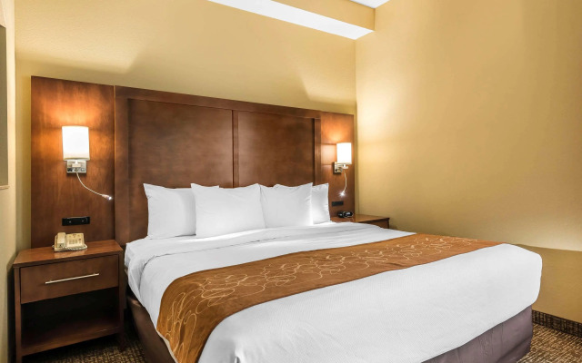 Comfort Suites Baymeadows Near Butler Blvd