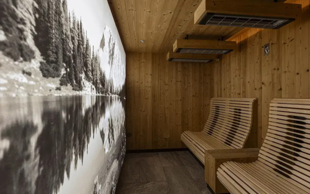 Beautiful Chalet With Swimming Pool