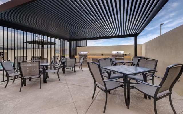 Home2 Suites by Hilton Las Vegas Southwest I-215 Curve