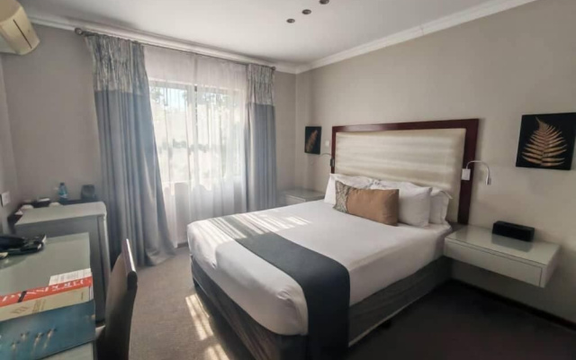 Golden Crystal Hotel