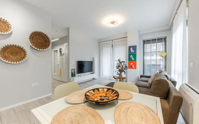 The Funky Apartment Free Parking