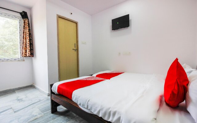 OYO 67445 Ht Guest House