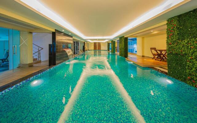 AR Suites Jewels Royale