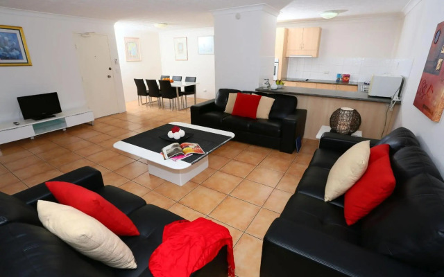 St Tropez Apartments
