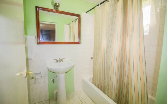 9 bed Villa Montego 10 Minute Walk to the Beach
