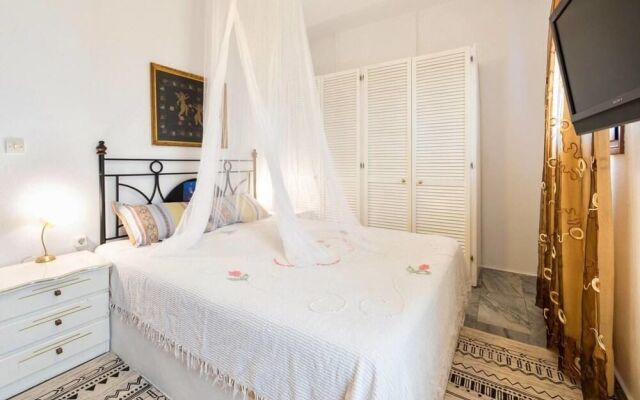 Ricos Two Bedroom Apartment - Naoussa Paros