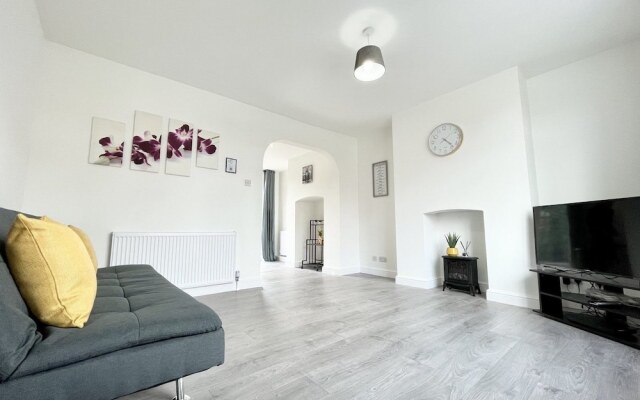 Worksop Newly Refurbished 2-bedroom House