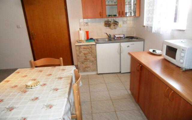 Apartments and rooms Eugenia